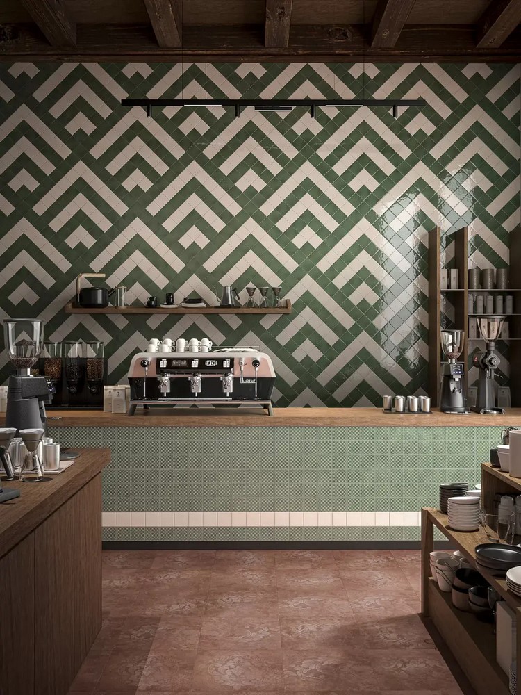 Керамогранит с эффектом состаривания и этническими орнаментами Керамогранит с эффектом состаривания и этническими орнаментами